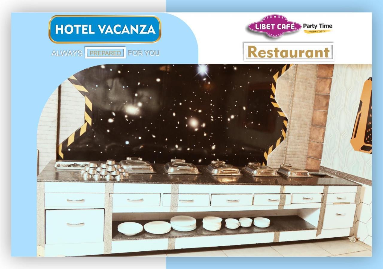 FabHotel Vacanza Noida Esterno foto