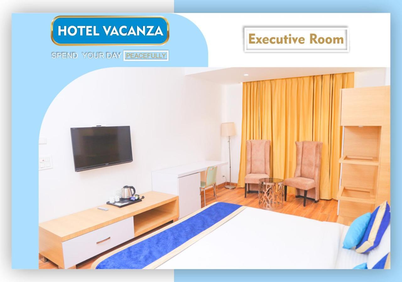 FabHotel Vacanza Noida Esterno foto