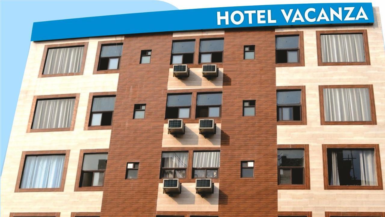 FabHotel Vacanza Noida Esterno foto