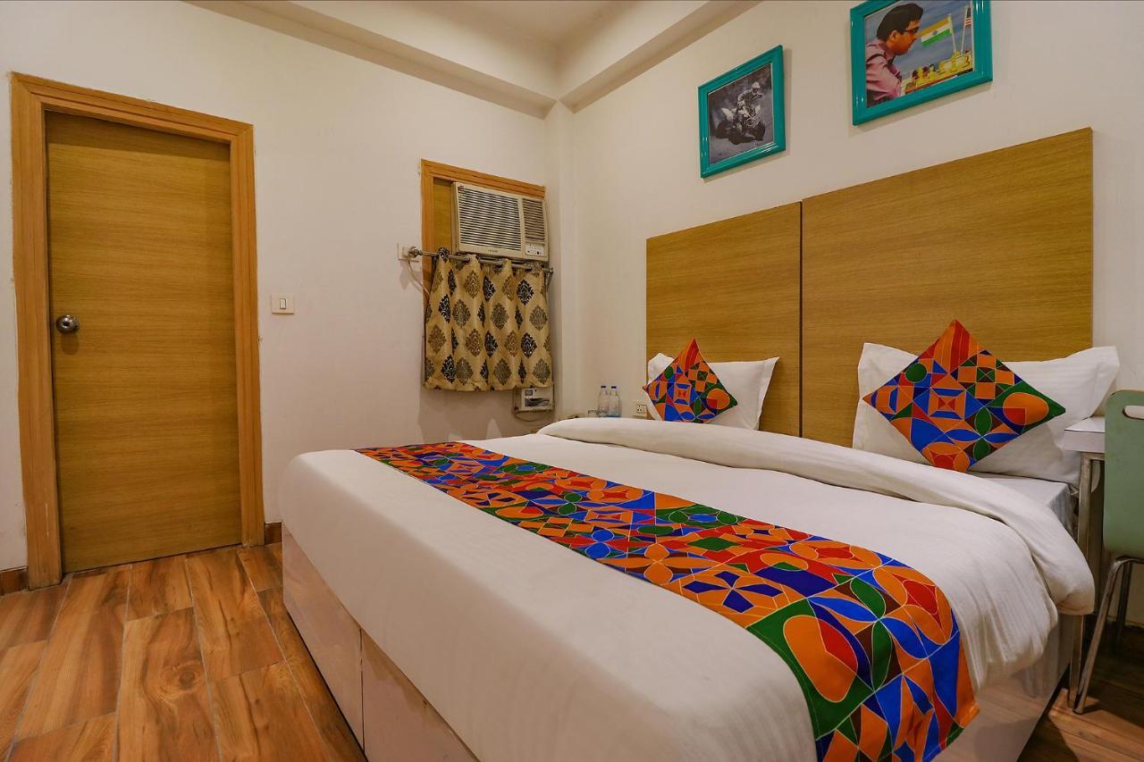 FabHotel Vacanza Noida Esterno foto
