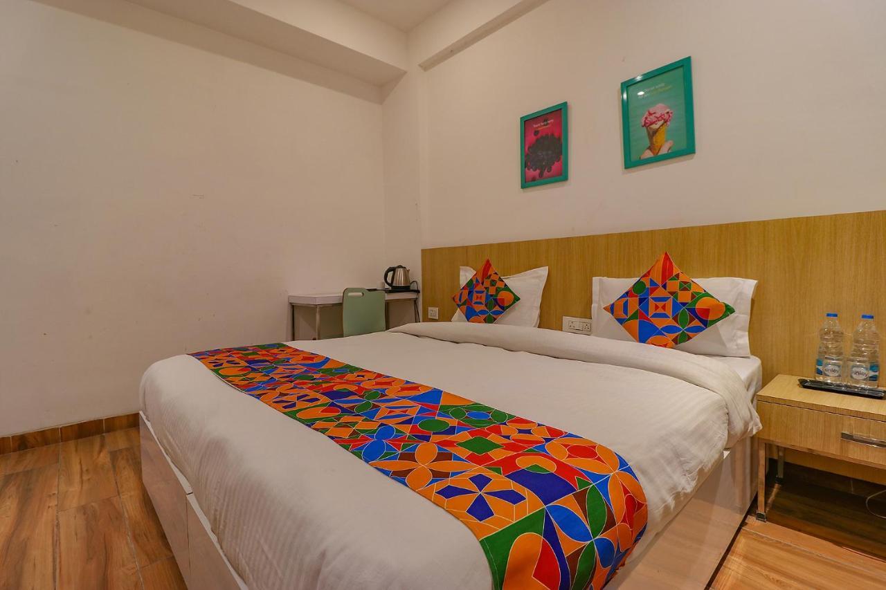 FabHotel Vacanza Noida Esterno foto