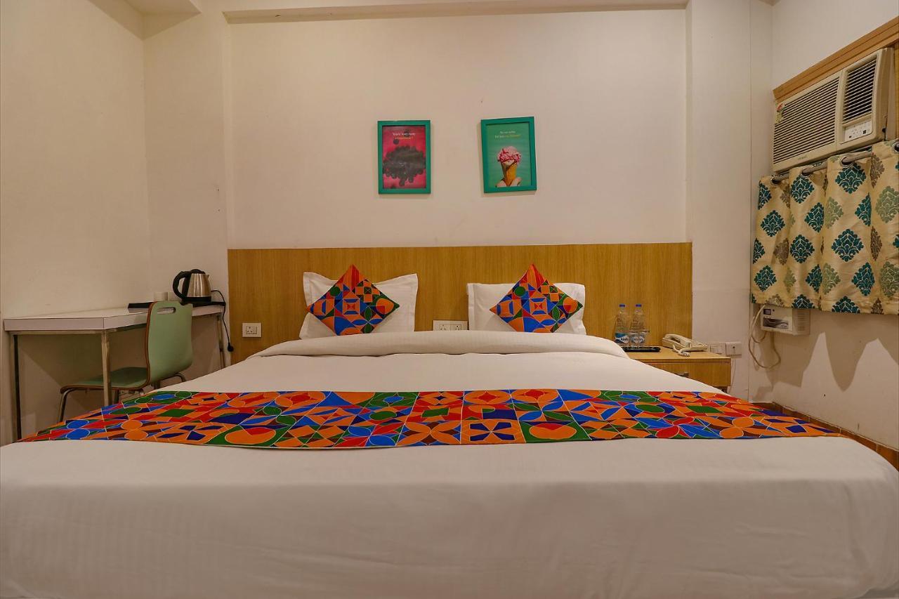 FabHotel Vacanza Noida Esterno foto