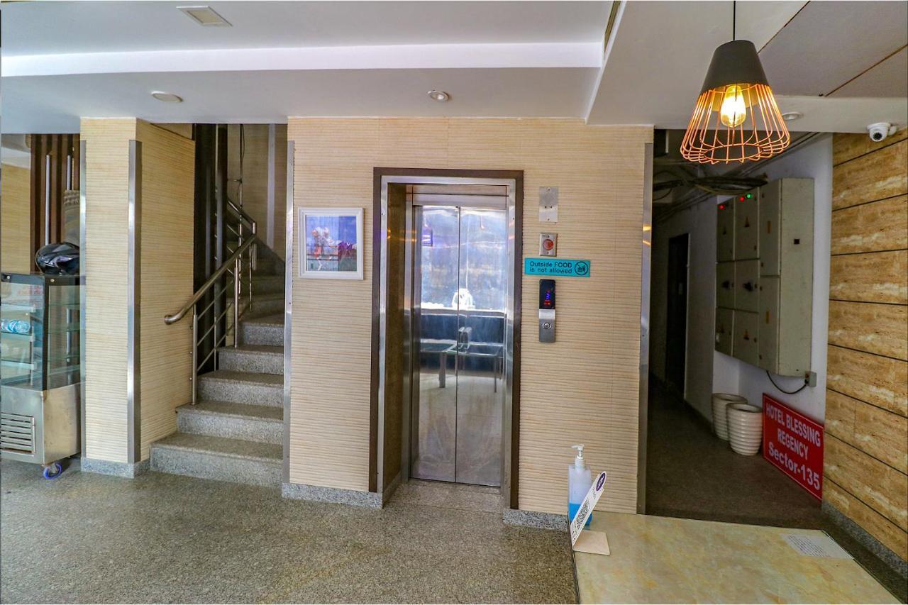 FabHotel Vacanza Noida Esterno foto
